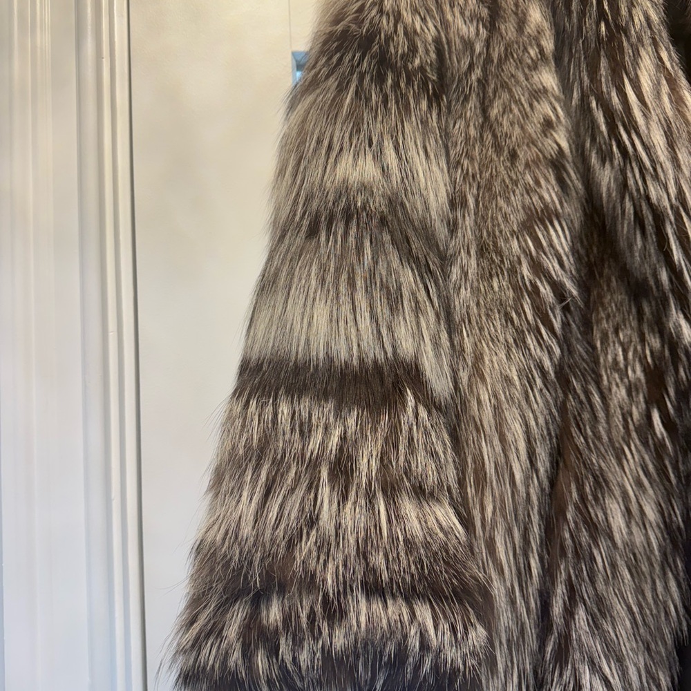 Custom Silver Fox Fur Coat – One Size Fits All - Picture 4 of 6